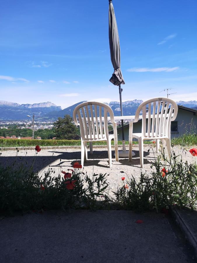 Studio Bellevue Appart Independant Renove 2024 Piscine Parking Proche Centre Annecy Poisy المظهر الخارجي الصورة
